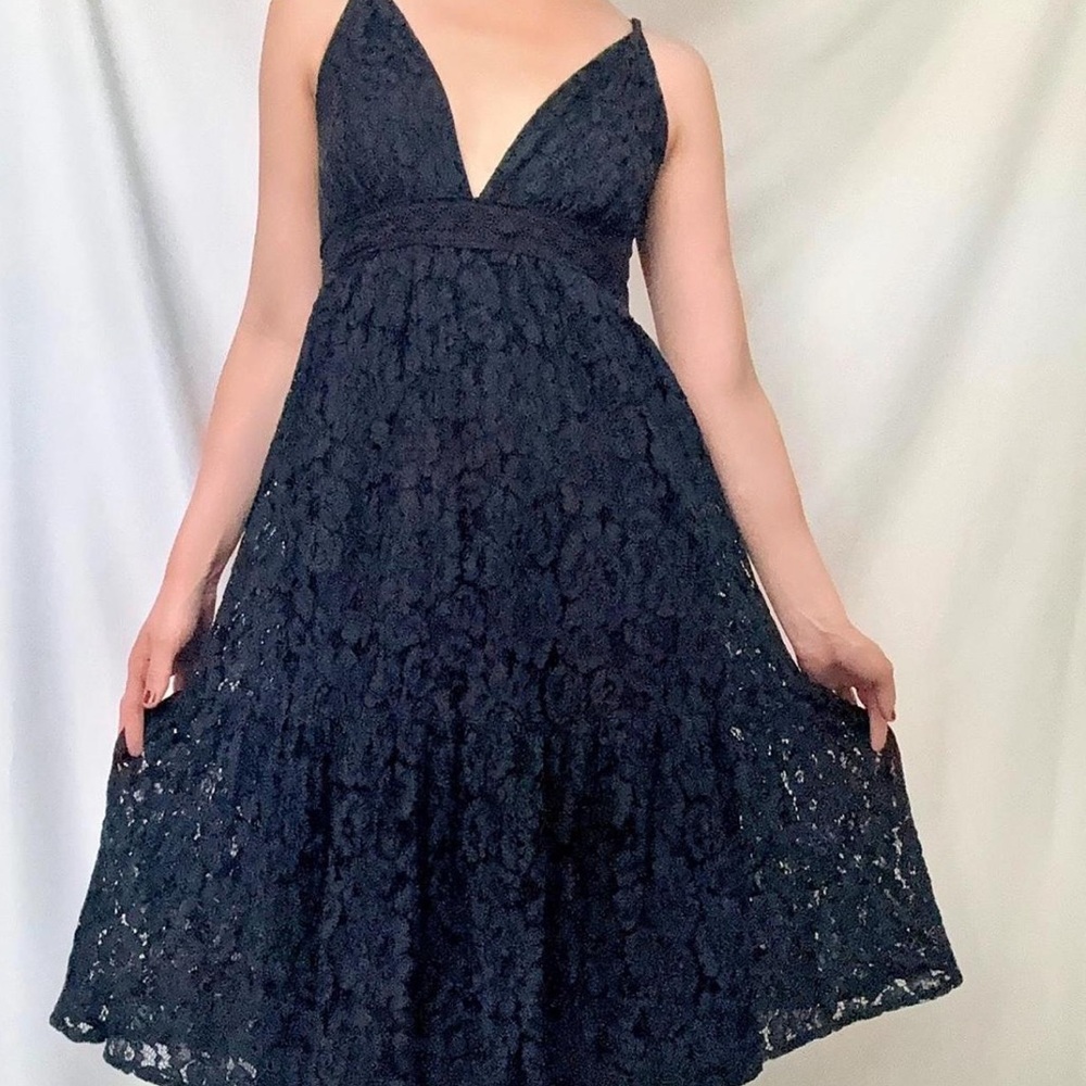 Lulu’s Lace Tiered Midi Dress
